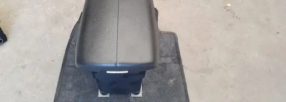 KIA Sorento Glove box central console 