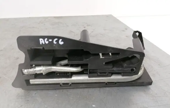 Audi A6 S6 C6 4F Tool set 4F5012111A 8N0012219 8E0805616D