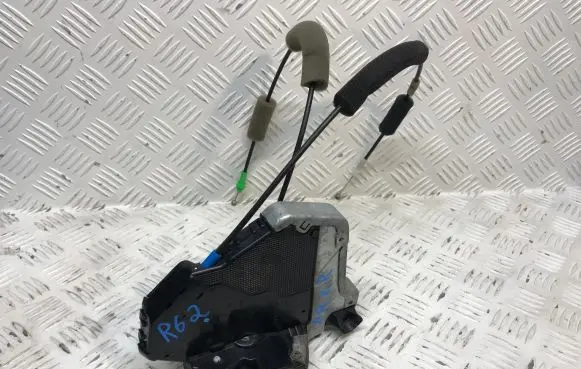 Lexus IS 220D-250-350 Front door lock 7C2400 A046693