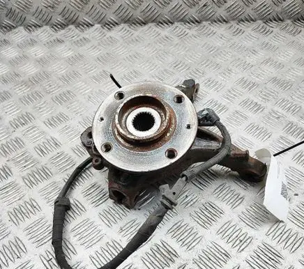 Opel Mokka B Front wheel hub 9826532480