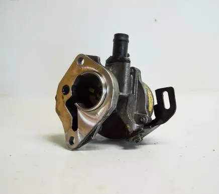 Mercedes-Benz A W176 Vacuum pump 146505272R