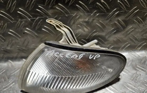 Hyundai Accent Front indicator light 014252 010075