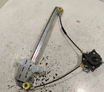 Rear door manual window regulator