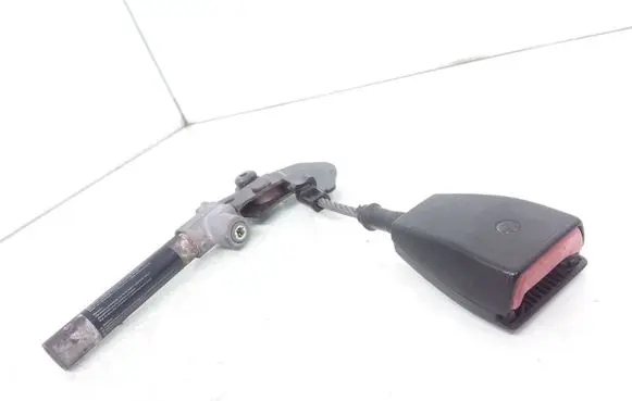 BMW 7 E38 Front seatbelt buckle 8150657
