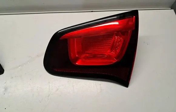 Tailgate rear/tail lights