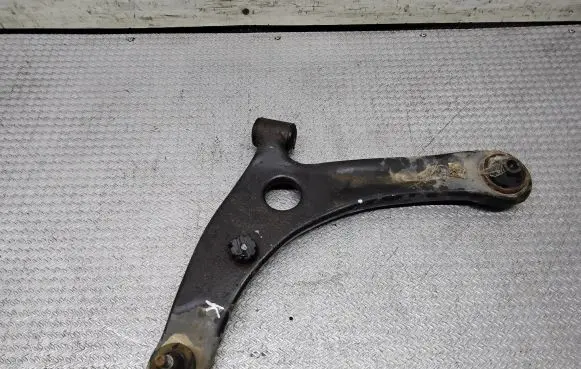 Mitsubishi Colt Front lower control arm/wishbone