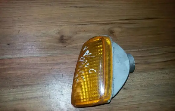 Volkswagen Polo II 86C 2F Front indicator light 667953049