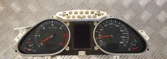Audi A6 S6 C6 4F Speedometer (instrument cluster) 5550007301