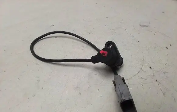 Volkswagen PASSAT B5.5 Crankshaft speed sensor 