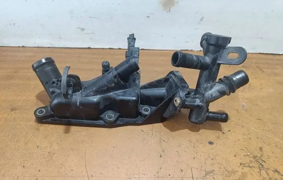 Dacia Sandero II Thermostat housing