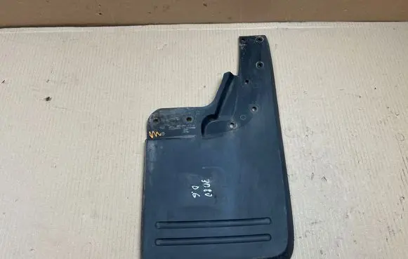 Volkswagen Amarok Rear mudguard 2H0821812G