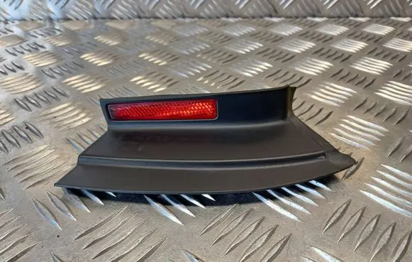 Volkswagen PASSAT B6 Rear/tail light trim molding 3C9945100 3C9945312