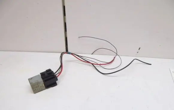 Volkswagen Golf III Other relay 171906383