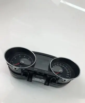Volkswagen Polo V 6R Speedometer (instrument cluster) 6C0920740E