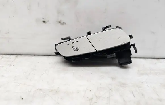 Mercedes-Benz C W205 Seat heating switch A2059050004