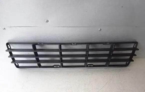 Volvo V50 Front bumper lower grill