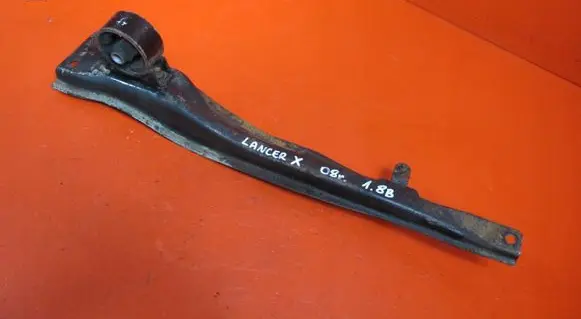 Mitsubishi Lancer X Engine mounting bracket