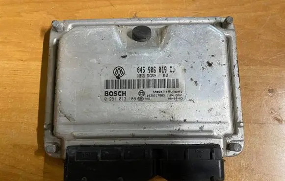 Skoda Roomster (5J) Engine control unit/module 045906019CJ 1039S17683 0281013180