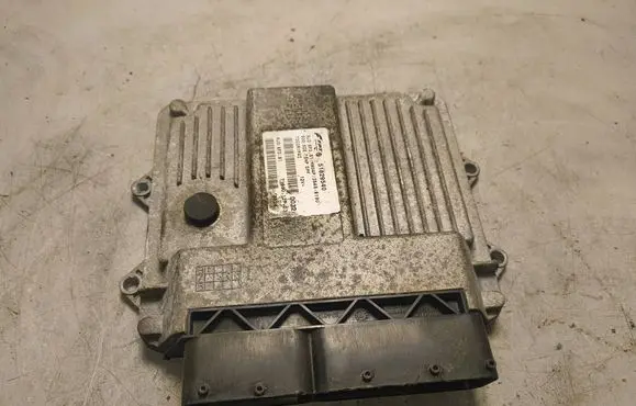 Fiat 500 Engine control unit/module 51829540 7160012703 73C0RYP41