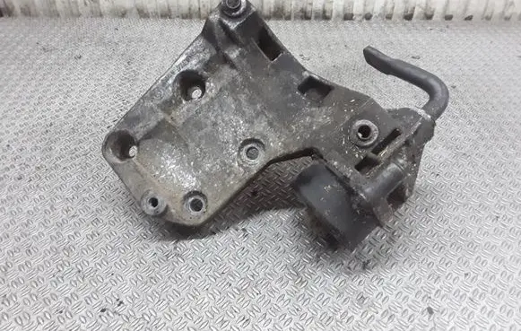 BMW 5 E39 A/C compressor mount bracket 64557786194