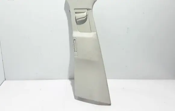 Volvo XC60 (B) pillar trim (bottom) 31425695