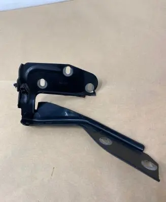 Porsche Cayenne (92A) Tailgate/trunk/boot hinge 7P5823302C