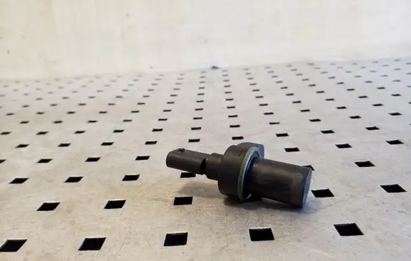 BMW 5 F10 F11 Camshaft position sensor 7803093