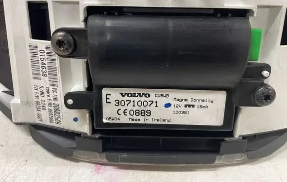 Volvo S40 Speedometer (instrument cluster) 30710071 8697035 30682569