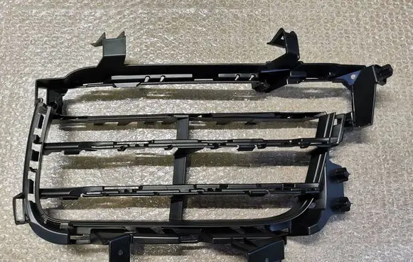 Porsche Cayenne (9Y0 9Y3) Front bumper lower grill 9Y0807682