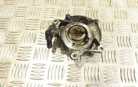 Audi A6 S6 C5 4B Vacuum pump 057145100G