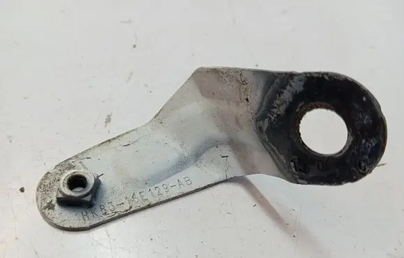 Jaguar F-Pace Fender mounting bracket HK8316E129AB