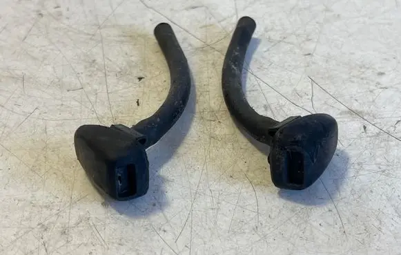 Opel Vivaro Windshield washer spray nozzle