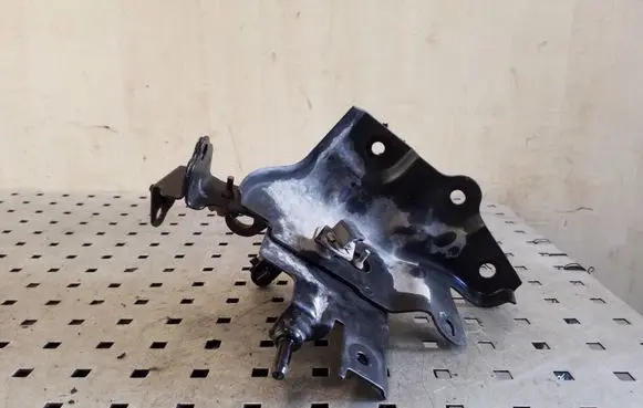 Lexus CT 200H Other engine bay part