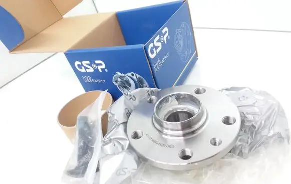 Volkswagen PASSAT B6 Front wheel hub 9232018K