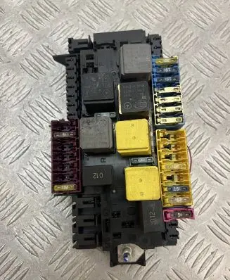Mercedes-Benz GLE AMG (W166 - C292) Fuse module A1669068201
