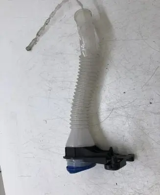 Mazda CX-5 II Window washer liquid tank fill tube 