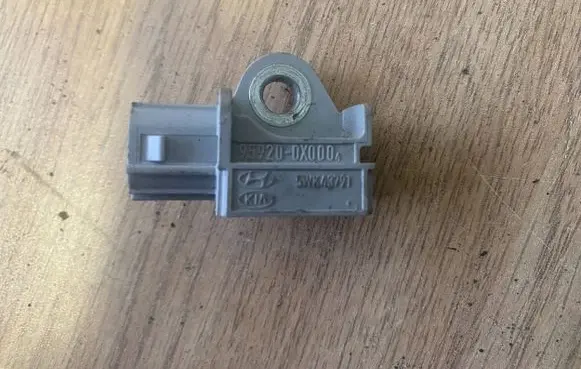 KIA Soul Airbag deployment crash/impact sensor 959200X000 5WK43791