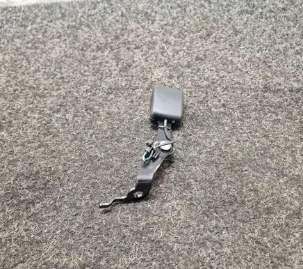 BMW i5 G60 Rear seatbelt buckle 5A552C1