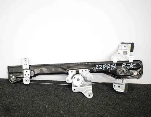 Opel Mokka Front door electric window regulator 