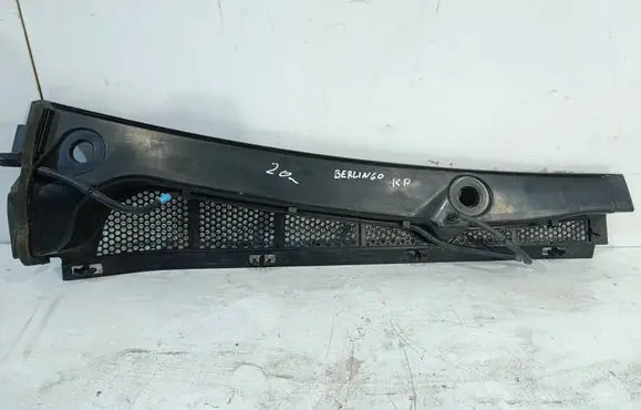 Citroen Berlingo Wiper trim 9816567880 9816604380
