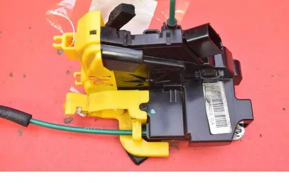 Hyundai i30 Front door lock 81320A6010
