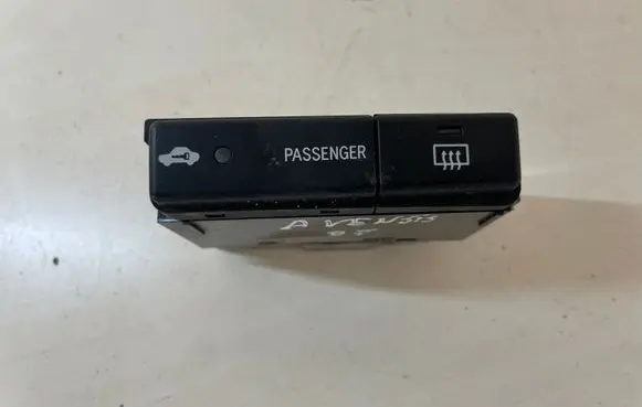 Windscreen/window heater switch
