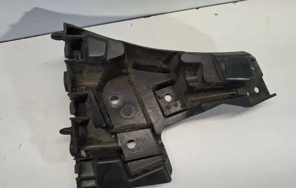 Volvo V60 Front bumper mounting bracket 31323832