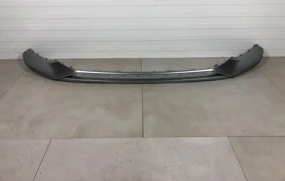 Front bumper lip