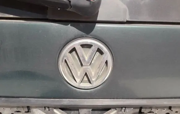 Volkswagen Polo II 86C 2F Manufacturer badge logo/emblem 