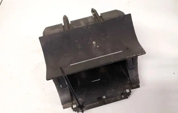 Skoda Octavia Mk2 (1Z) Car ashtray 1z1863077a 1z1857962b