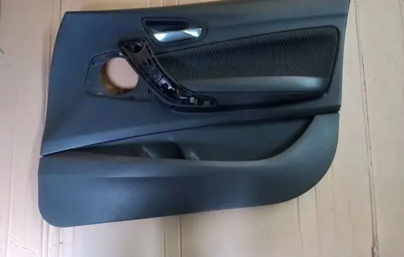 BMW 1 F20 F21 Front door card panel trim 51417240404 7240404