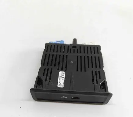 Mercedes-Benz GLE W167 USB socket connector A1678202103