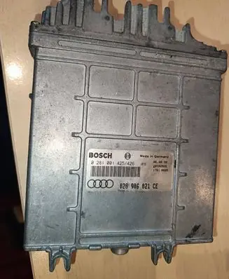 Audi A4 S4 B5 8D Engine control unit/module 028906021CE 28SA2886 0281001425