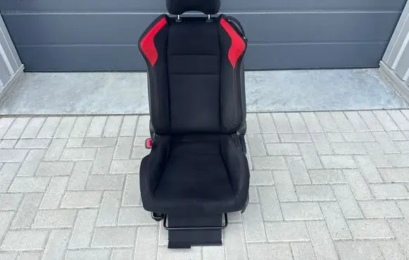 Toyota GT 86 Front driver seat 12100803338ZL